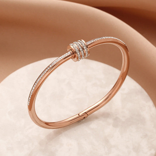 Rosé Halo Sparkle Bangle
Anti Tarnish Bracelet