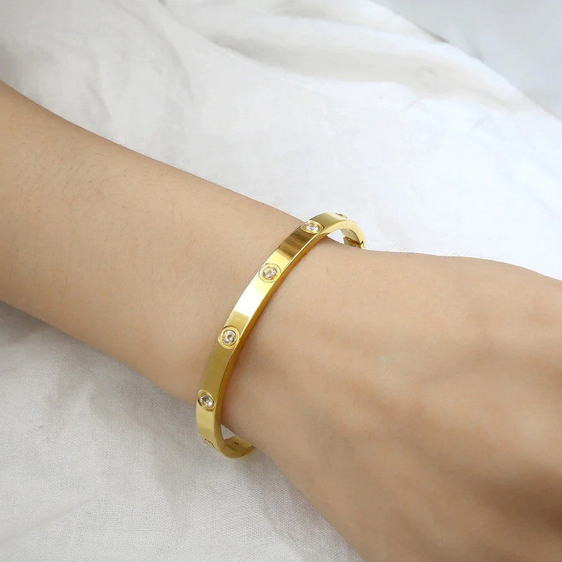 Luxe Signature Studded Bangle
Anti Tarnish Bracelet