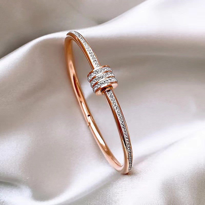 Rosé Halo Sparkle Bangle
Anti Tarnish Bracelet