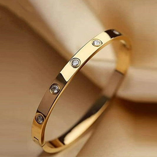 Luxe Signature Studded Bangle
Anti Tarnish Bracelet