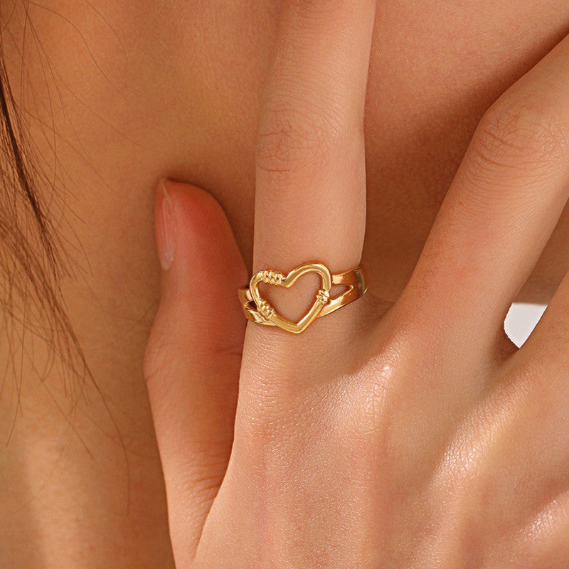 Three Hands Holding A Heart Anti Tarnish Finger Ring