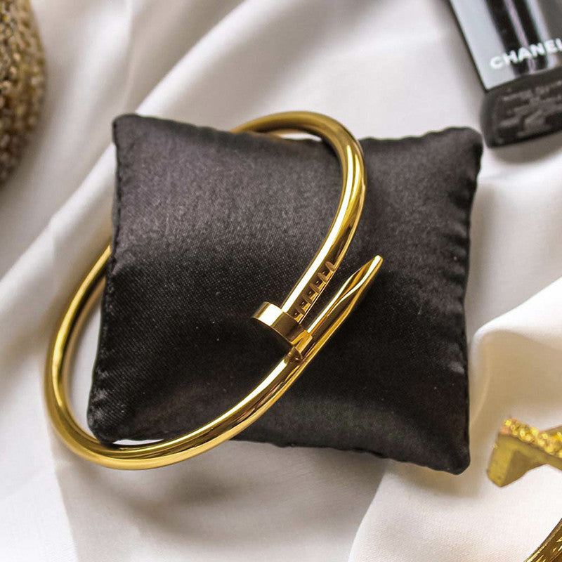 Nail Twist Minimal Bracelet Anti Tarnish Kada