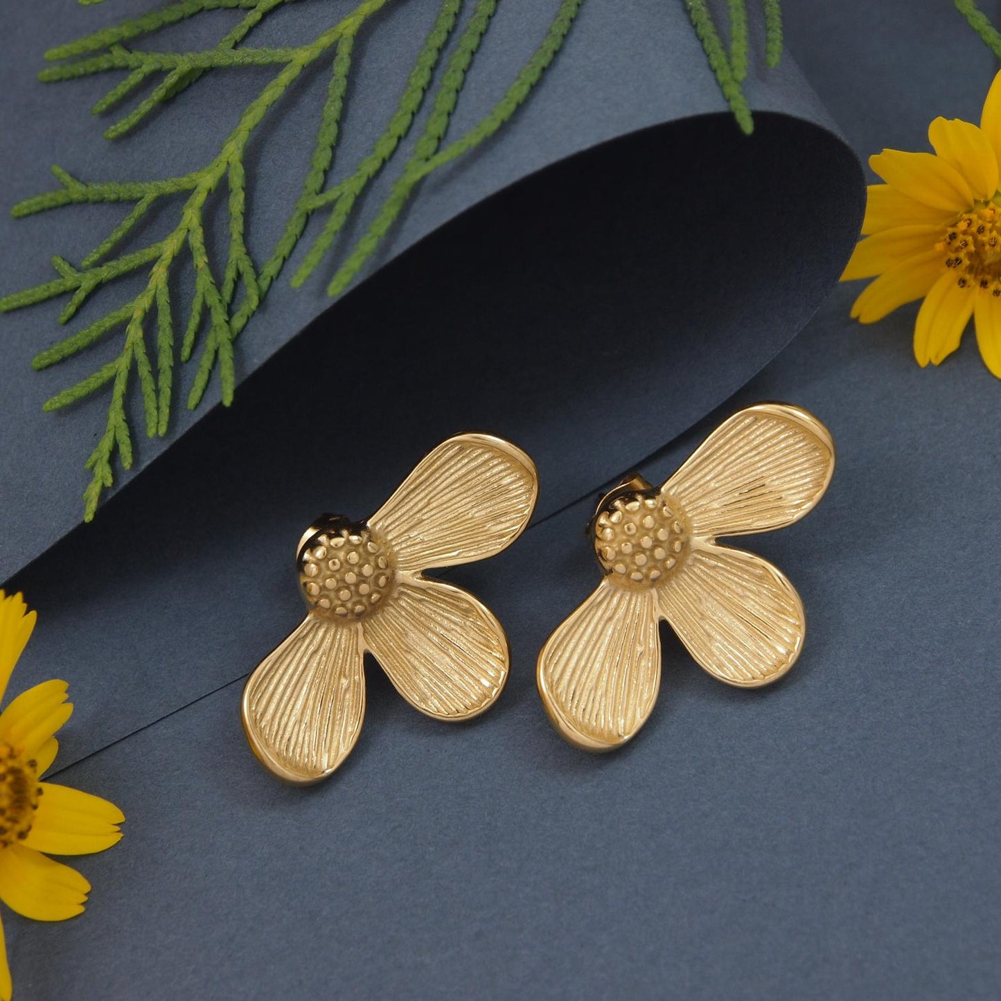 Petal Kiss Gold-Plated Stud Earrings Anti Tarnish